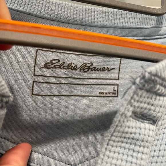 Eddie Bauer Vintage Henley in light blue - Picture 2 of 7